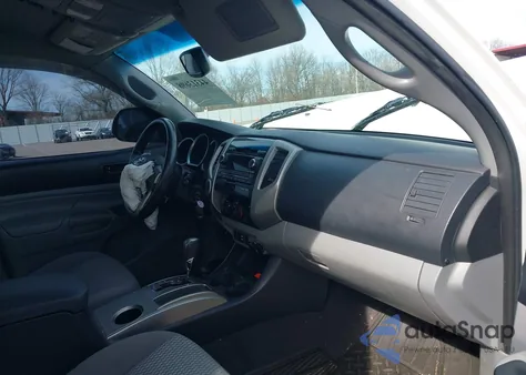 2012 Toyota Tacoma Base V6 z USA, uszkodzony, nr VIN 3TMLU4EN9CM103450